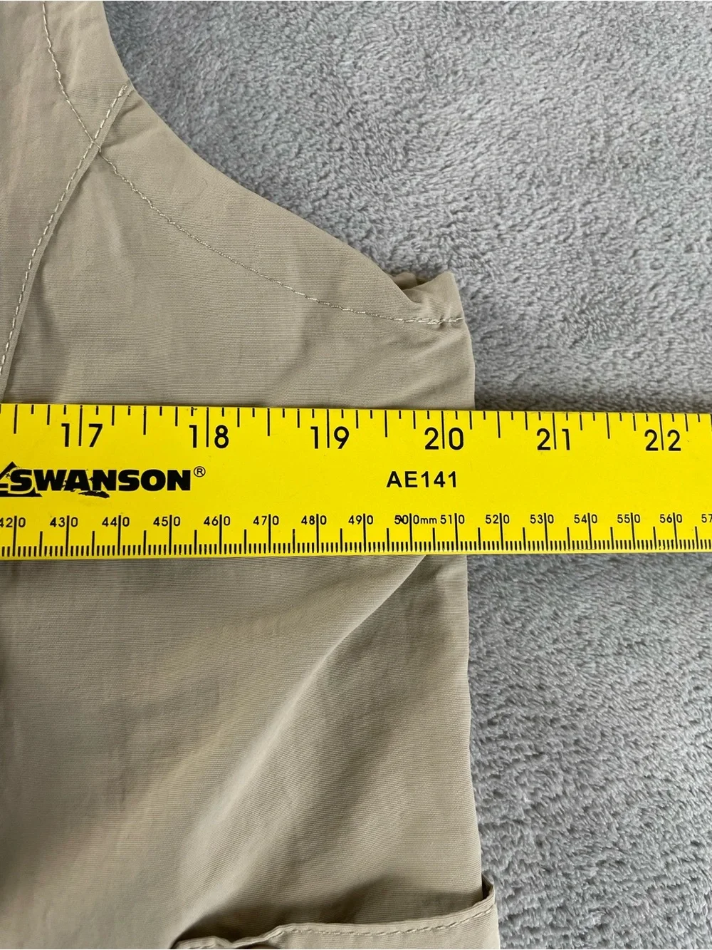 Royal Robbins Vest Men's M / S Fishing Hunting Field Utility Mesh Lined Khaki